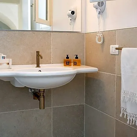Oltre Gli Ulivi Bed & Breakfast 4*